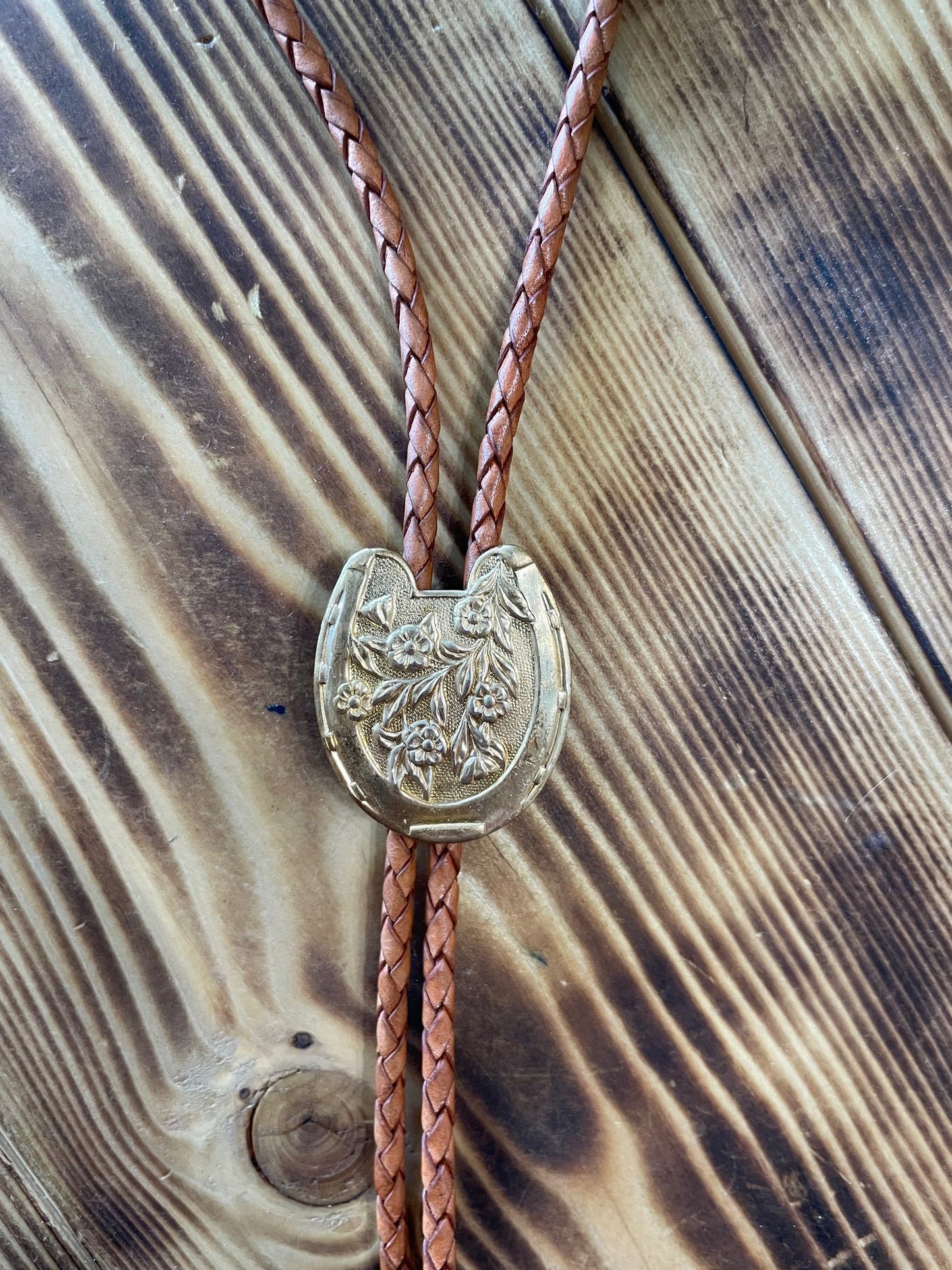 November Maker Horseshoe