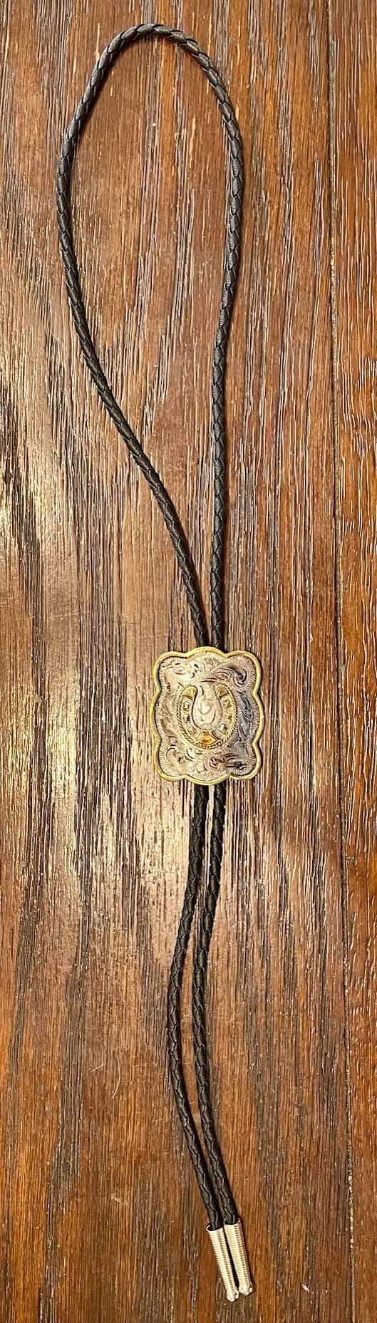 Bolo Square Horseshoe